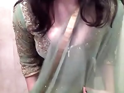 sexy girl reveals her body from salwar