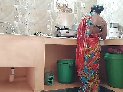 Desi indian Cheating maid Romped By building owner In Kitchen