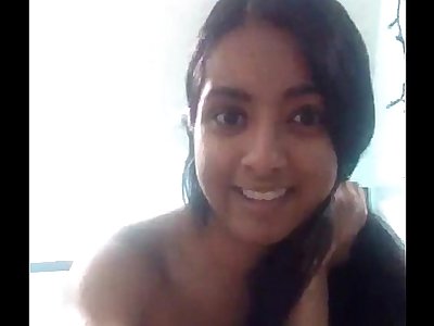 Seductive Desi Indian Girl XXX Naked Video - IndianHiddenCams.com